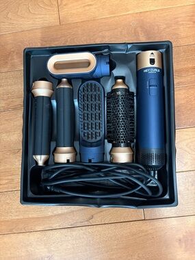 Hey Curls Toronto multi-styler hair dryer